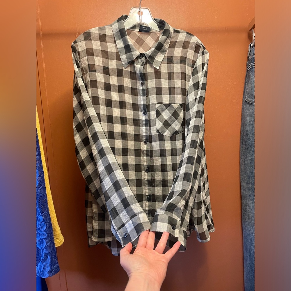 Women’s shirt, extra‎ large black-and-white gingham, fair used condition.